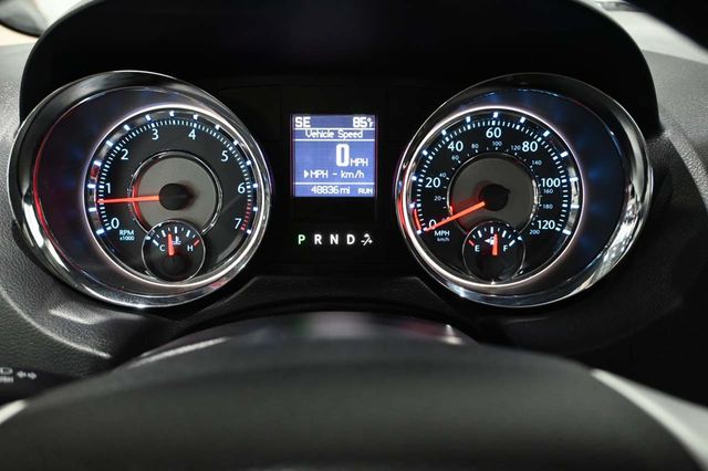 2014 Chrysler Town & Country Touring-L Handicap Mobility Van - 23087049 - 34