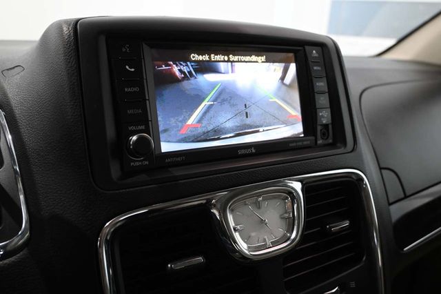 2014 Chrysler Town & Country Touring-L Handicap Mobility Van - 23087049 - 35
