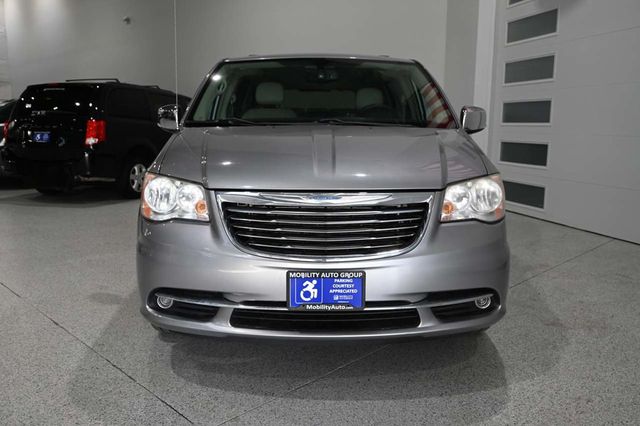 2014 Chrysler Town & Country Touring-L Handicap Mobility Van - 23087049 - 3