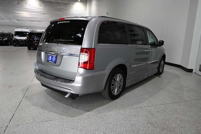 2014 Chrysler Town & Country Touring-L Handicap Mobility Van - 23087049 - 5