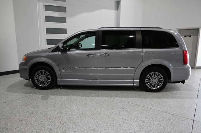 2014 Chrysler Town & Country Touring-L Handicap Mobility Van - 23087049 - 8