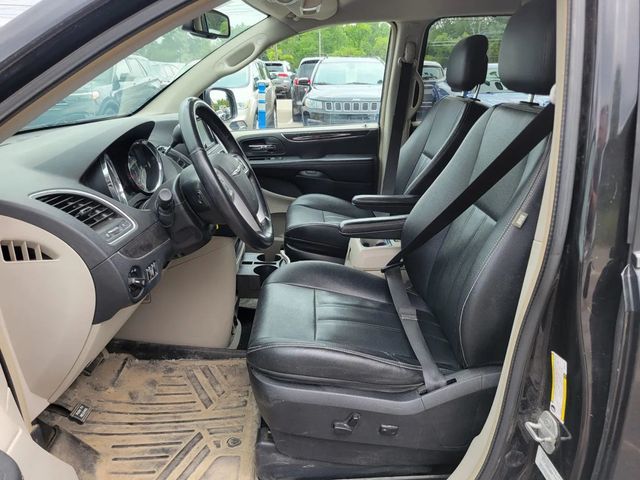 2014 Chrysler Town & Country Touring Minivan 4D - 23041520 - 1