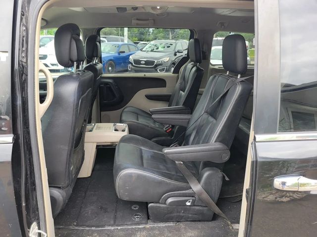 2014 Chrysler Town & Country Touring Minivan 4D - 23041520 - 3