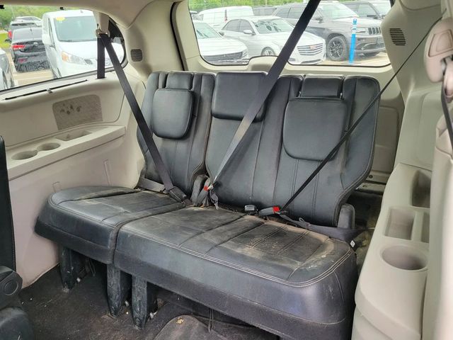 2014 Chrysler Town & Country Touring Minivan 4D - 23041520 - 5