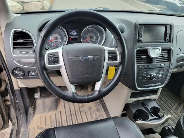 2014 Chrysler Town & Country Touring Minivan 4D - 23041520 - 6