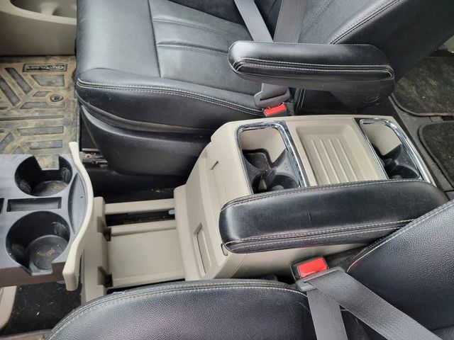 2014 Chrysler Town & Country Touring Minivan 4D - 23041520 - 8