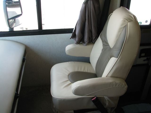 2014 Coachman Mirada Coachman Mirado 29DSSE 2 Slides - 21522711 - 35