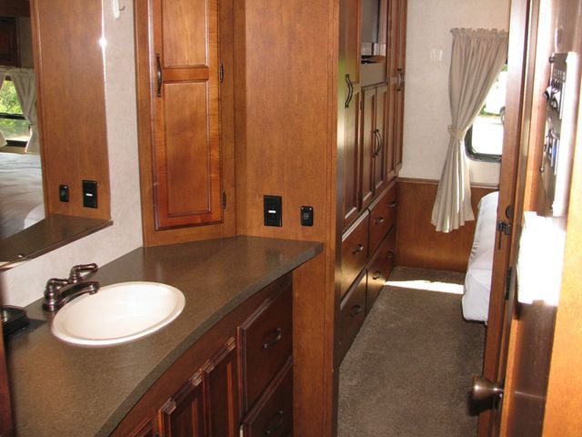 2014 Coachman Mirada Coachman Mirado 29DSSE 2 Slides - 21522711 - 50