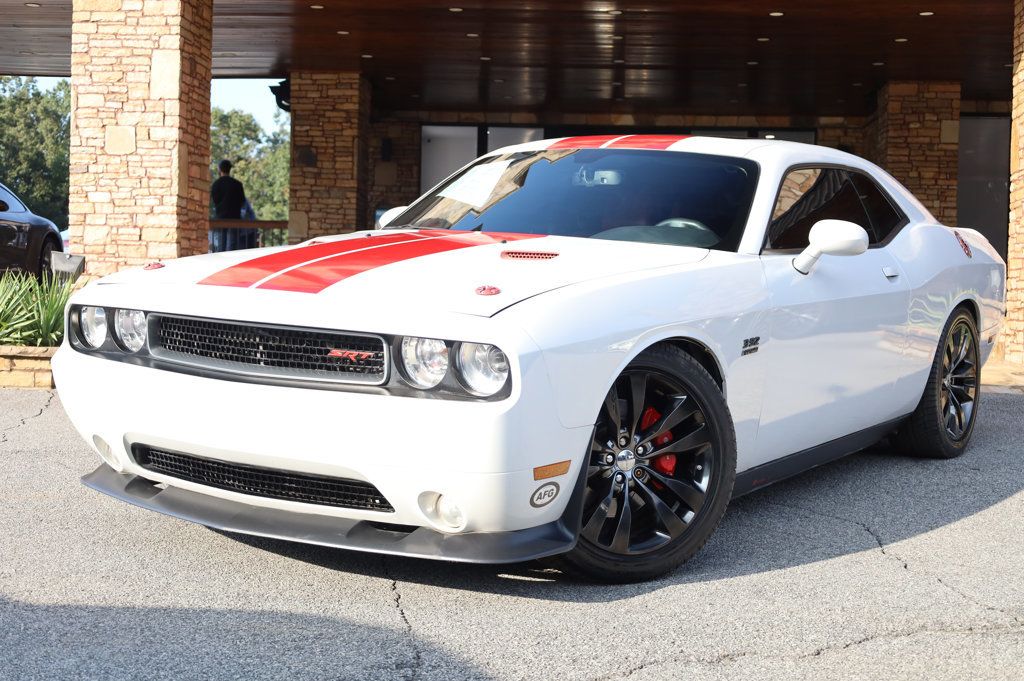 2014 Dodge Challenger SRT8 photo 2