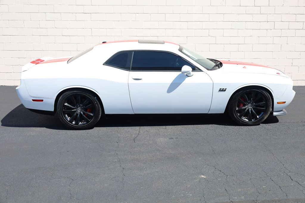 2014 Dodge Challenger SRT8 photo 3