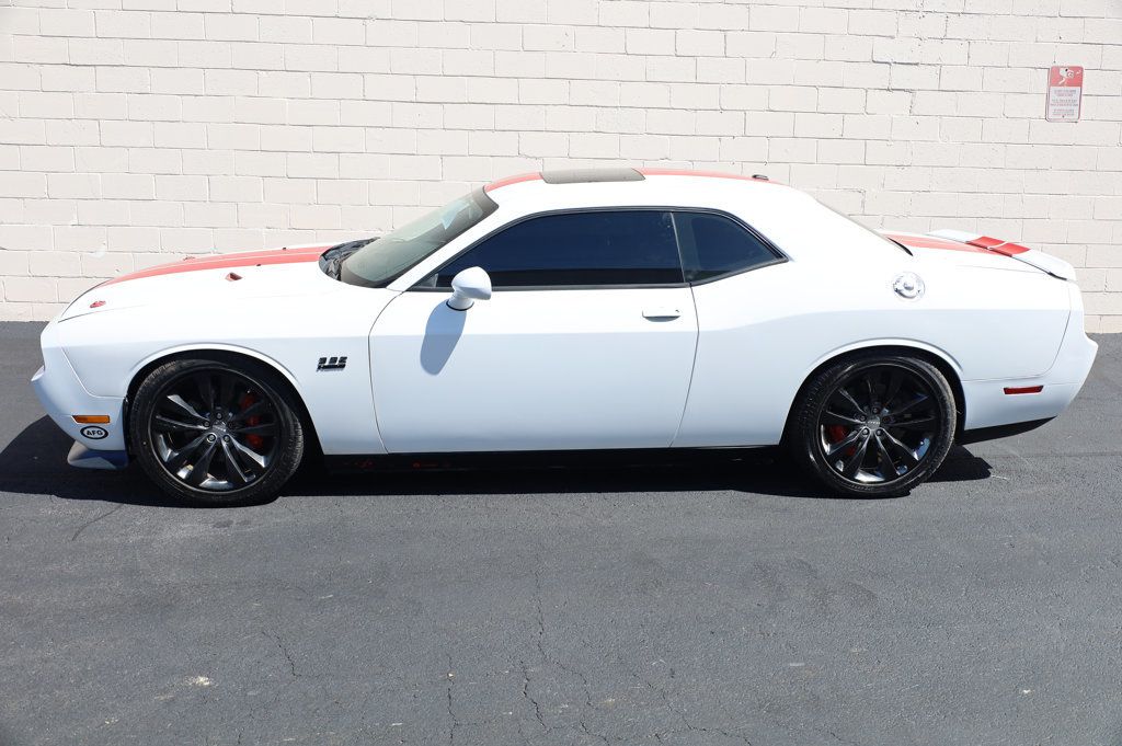 2014 Dodge Challenger SRT8 photo 4