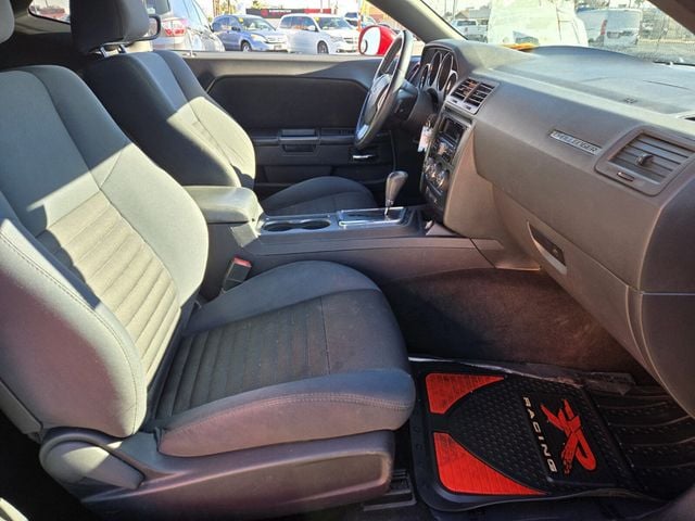 2014 Dodge Challenger 2dr Coupe SXT - 22963334 - 11