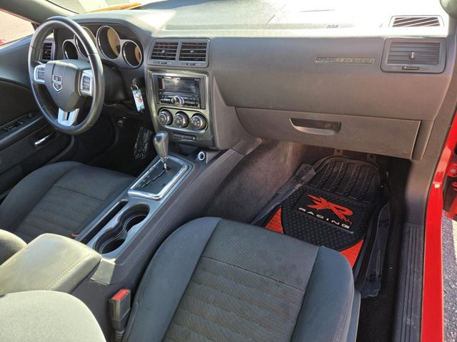 2014 Dodge Challenger 2dr Coupe SXT - 22963334 - 12