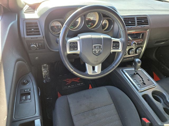 2014 Dodge Challenger 2dr Coupe SXT - 22963334 - 8