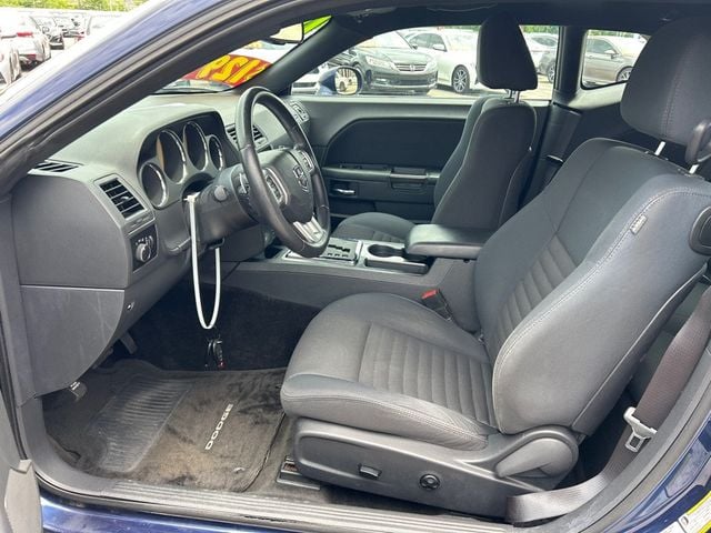 2014 Dodge Challenger SXT - 23030804 - 7