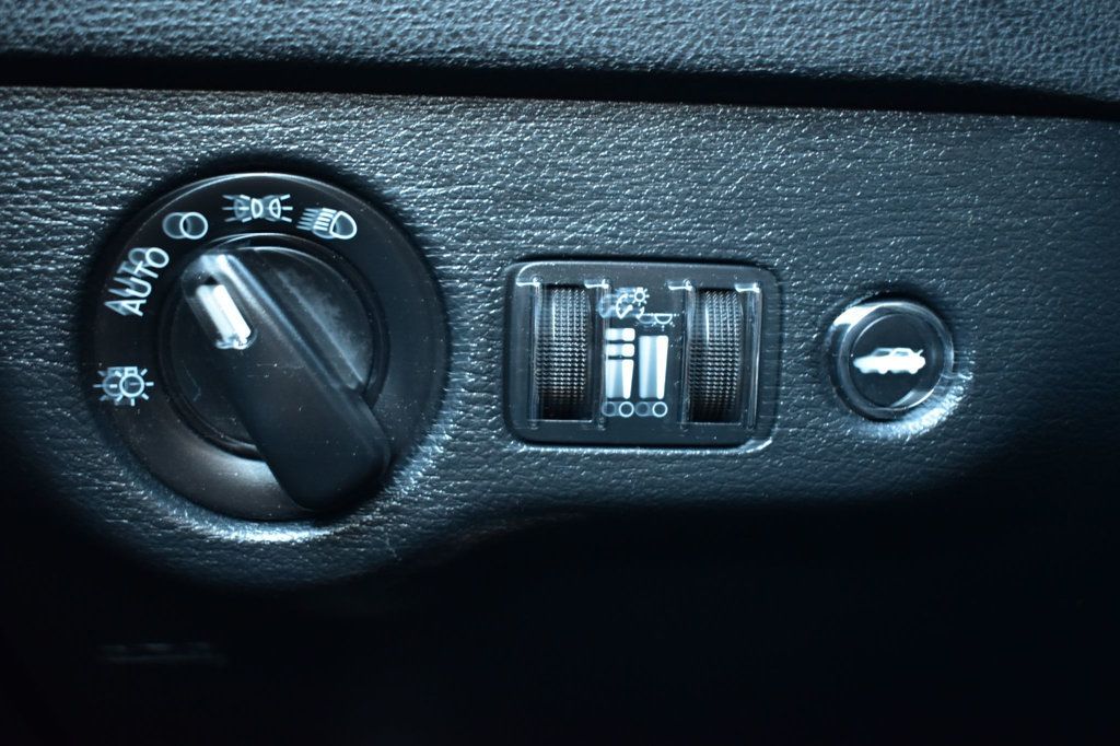 2014 Dodge Charger 4dr Sedan SE RWD - 22976403 - 31