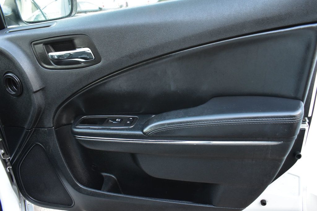 2014 Dodge Charger 4dr Sedan SE RWD - 22976403 - 33