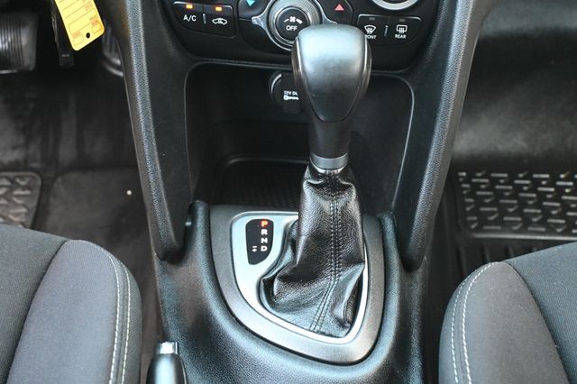 2014 Dodge Dart 4dr Sedan SXT - 23053294 - 15