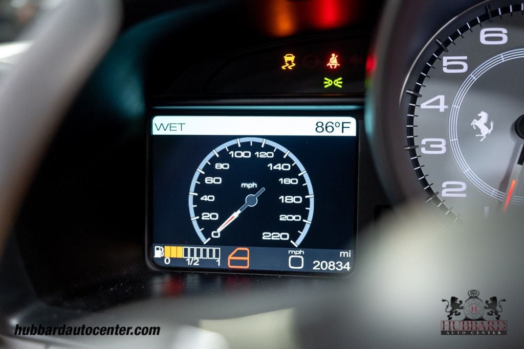 2014 Ferrari 458 Italia 2dr Convertible - 23002768 - 21
