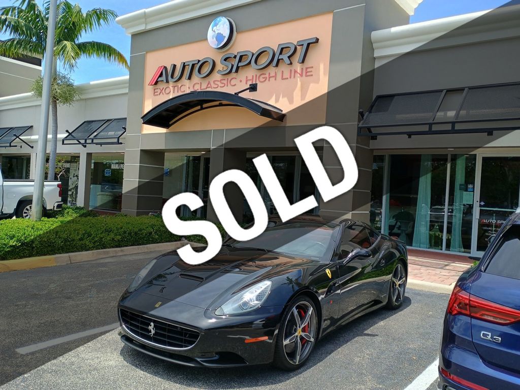 2014 Ferrari California 2dr Convertible - 22893811 - 0