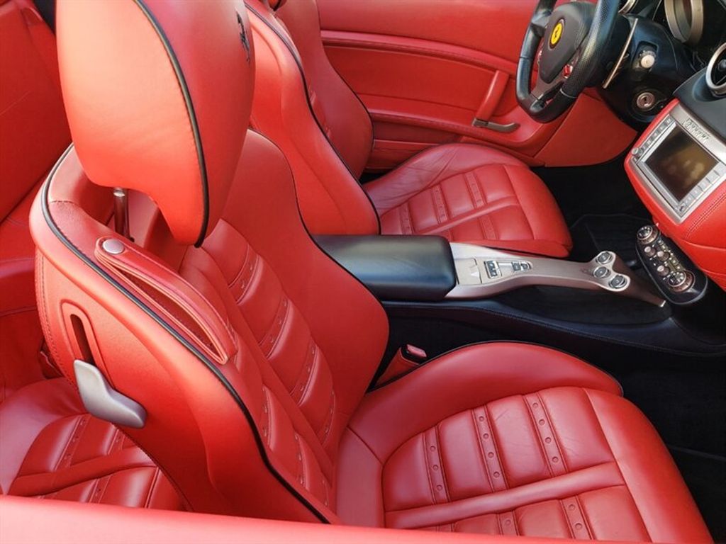 2014 Ferrari California 2dr Convertible - 22893811 - 16