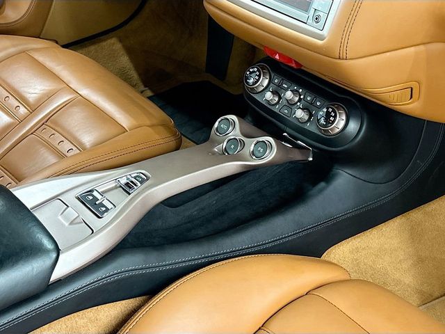 2014 Ferrari California 2dr Convertible - 22963755 - 19