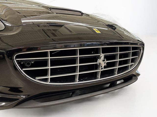 2014 Ferrari California 2dr Convertible - 22963755 - 25