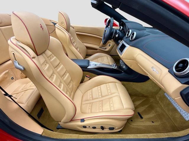 2014 Ferrari California 2dr Convertible - 22996020 - 24
