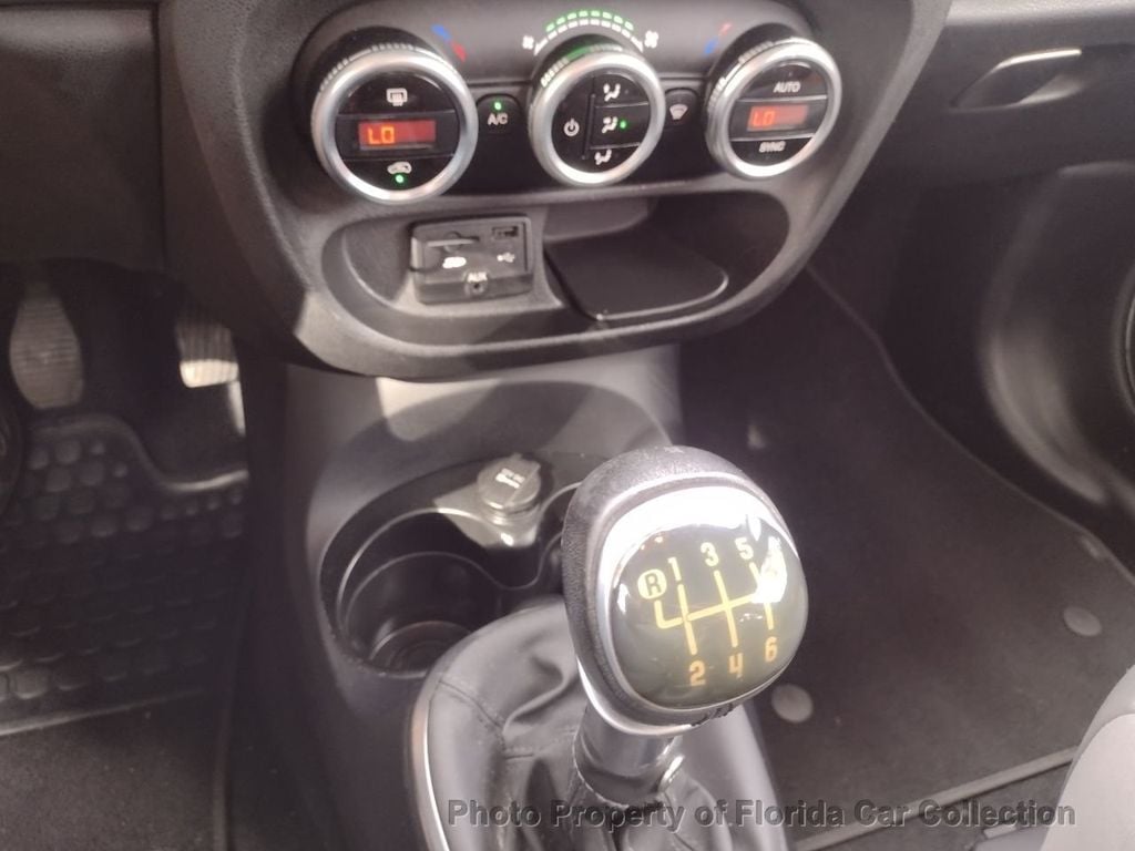 2014 FIAT 500L 5dr Hatchback Trekking 1 Owner Stickshift Turbo Florida Car - 22248290 - 20
