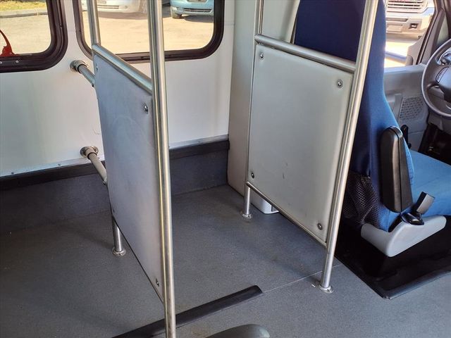 2014 Ford E350 13 Passenger Shuttle Bus w/Wheelchair - 22940179 - 26