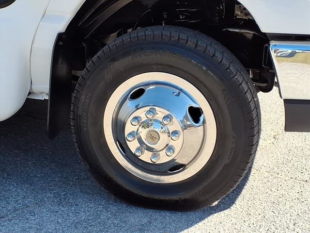 2014 Ford E350 13 Passenger Shuttle Bus w/Wheelchair - 22940179 - 41