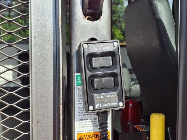 2014 Ford E350 15 Passenger Shuttle Bus w/Wheelchair - 22886065 - 13