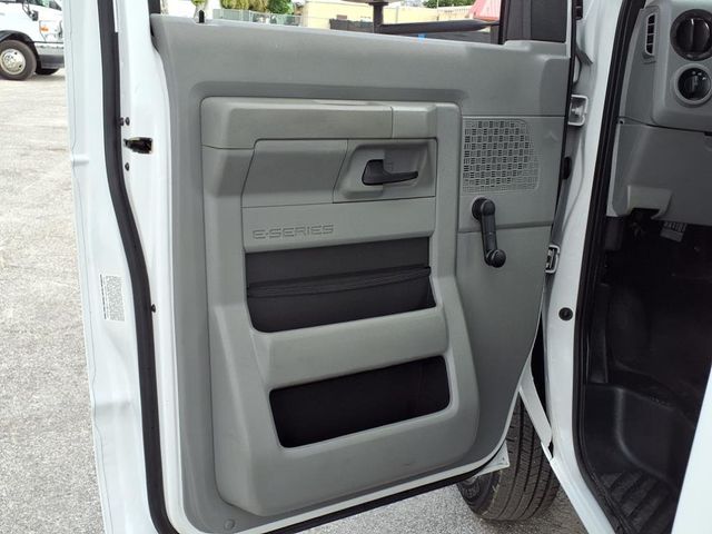 2014 Ford E350 15 Passenger Shuttle Bus w/Wheelchair - 22886065 - 32