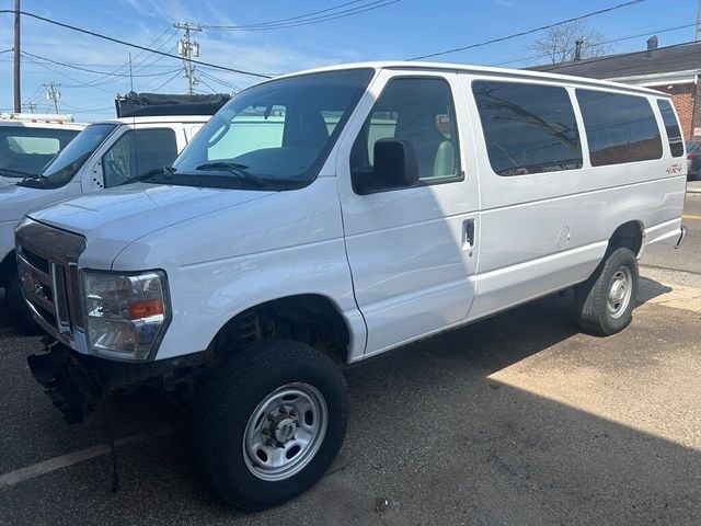 2014 Ford E350 EXTENDED 15 PASSENGER VAN 4X4 QUIGLEY CONVERSION - 22419239 - 0