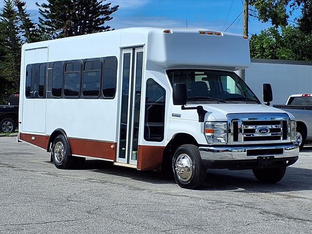 2014 Ford E450 15 Passenger Shuttle Bus w/Wheelchair - 22911586 - 0