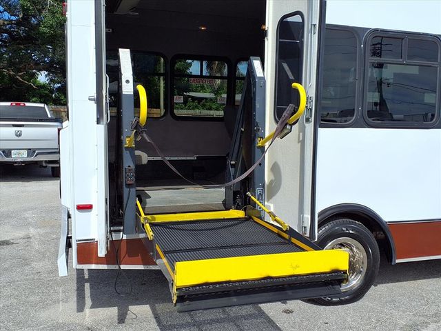 2014 Ford E450 15 Passenger Shuttle Bus w/Wheelchair - 22911586 - 14