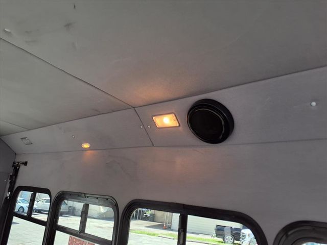 2014 Ford E450 15 Passenger Shuttle Bus w/Wheelchair - 22911586 - 26