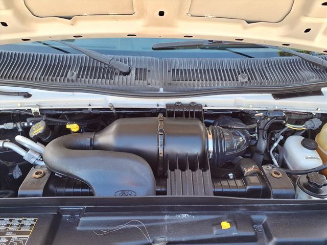 2014 Ford E450 15 Passenger Shuttle Bus w/Wheelchair - 22911586 - 32