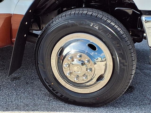 2014 Ford E450 15 Passenger Shuttle Bus w/Wheelchair - 22911586 - 40