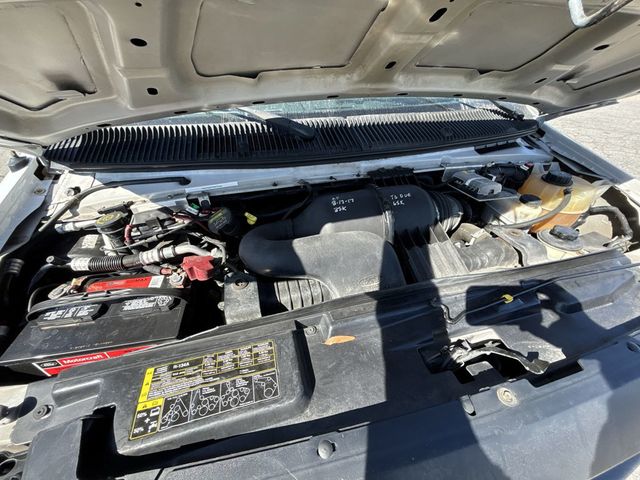 2014 Ford Econoline Cargo Van E-150 Commercial - 22766339 - 9