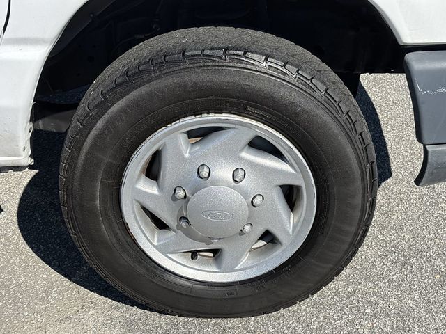 2014 Ford Econoline Cargo Van E-150 Commercial - 22766339 - 11