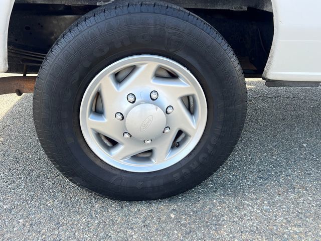 2014 Ford Econoline Cargo Van E-250 Commercial - 22998767 - 11