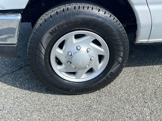2014 Ford Econoline Cargo Van E-250 Commercial - 22998767 - 7