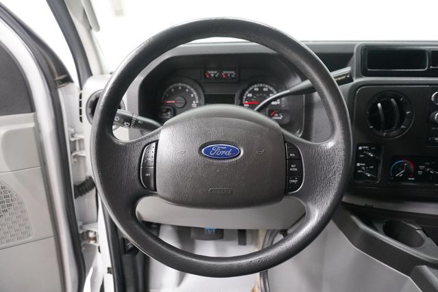 2014 Ford Econoline Wagon  - 22943369 - 9