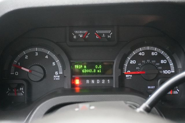 2014 Ford Econoline Wagon  - 22943369 - 10