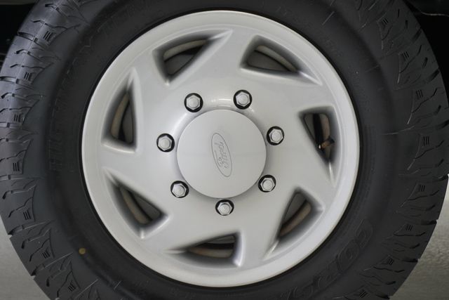 2014 Ford Econoline Wagon  - 22943369 - 14