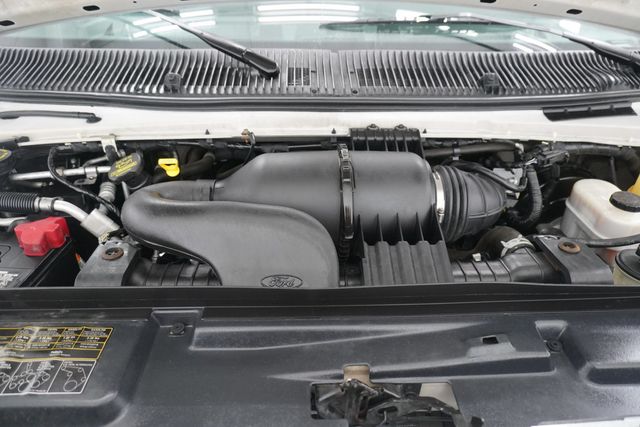 2014 Ford Econoline Wagon  - 22943369 - 17