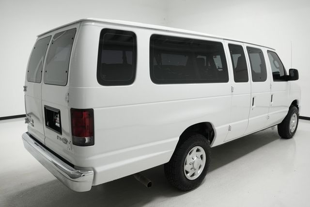 2014 Ford Econoline Wagon  - 22943369 - 2