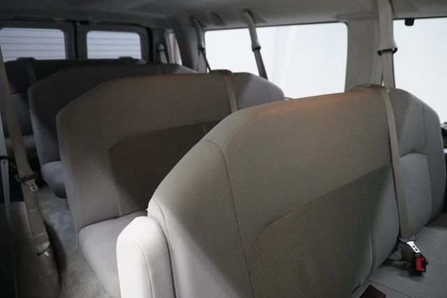 2014 Ford Econoline Wagon  - 22943369 - 7