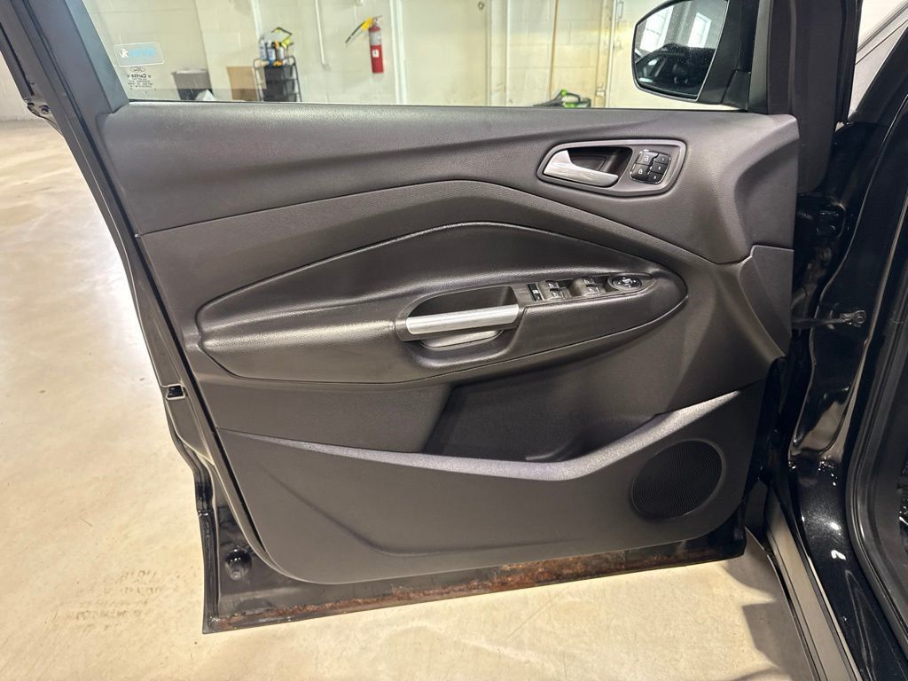 2014 Ford Escape 4WD 4dr Titanium - 23041777 - 29